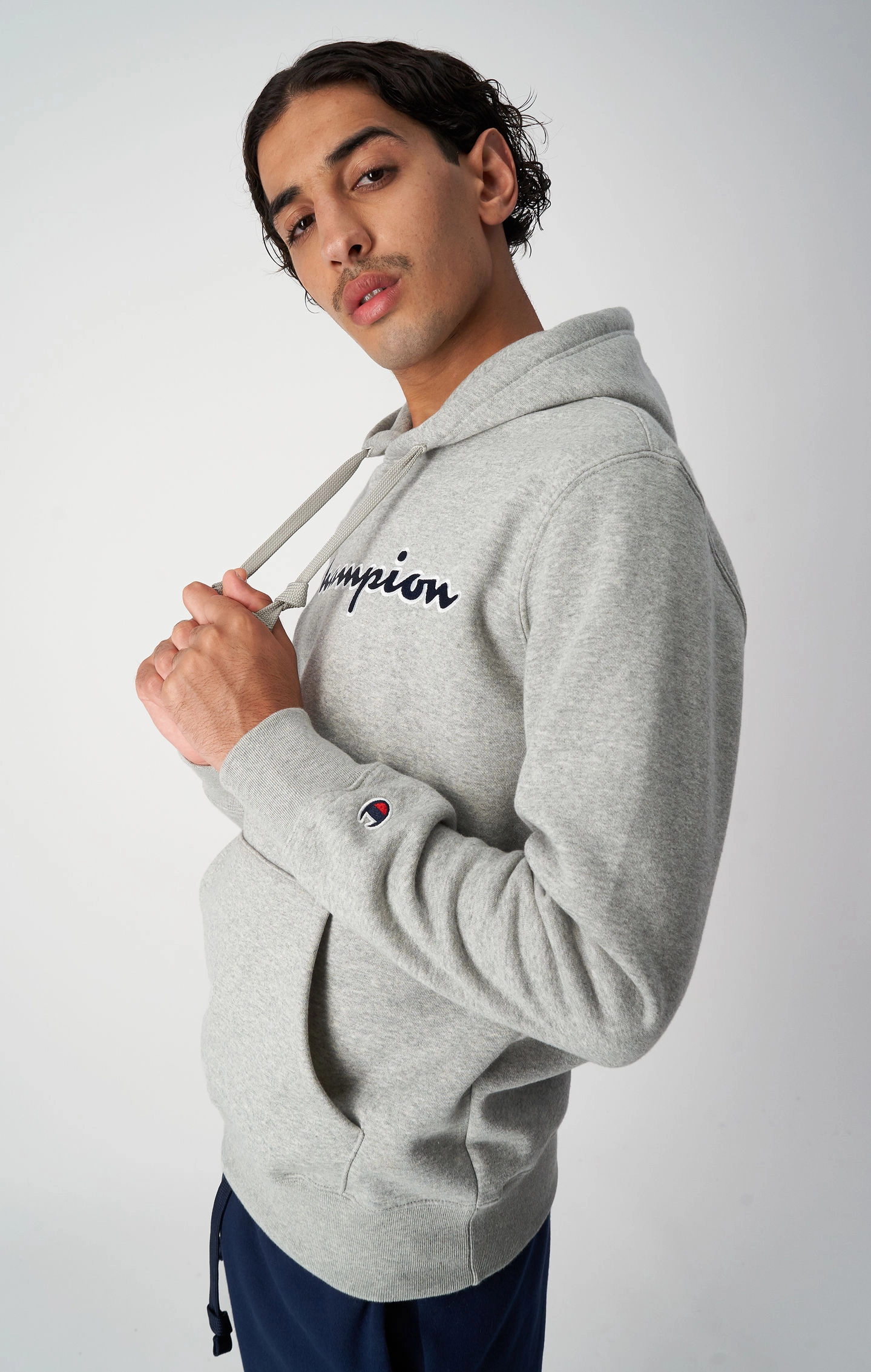 Hoodie aus Baumwollfleece mit gesticktem Logo-Schriftzug