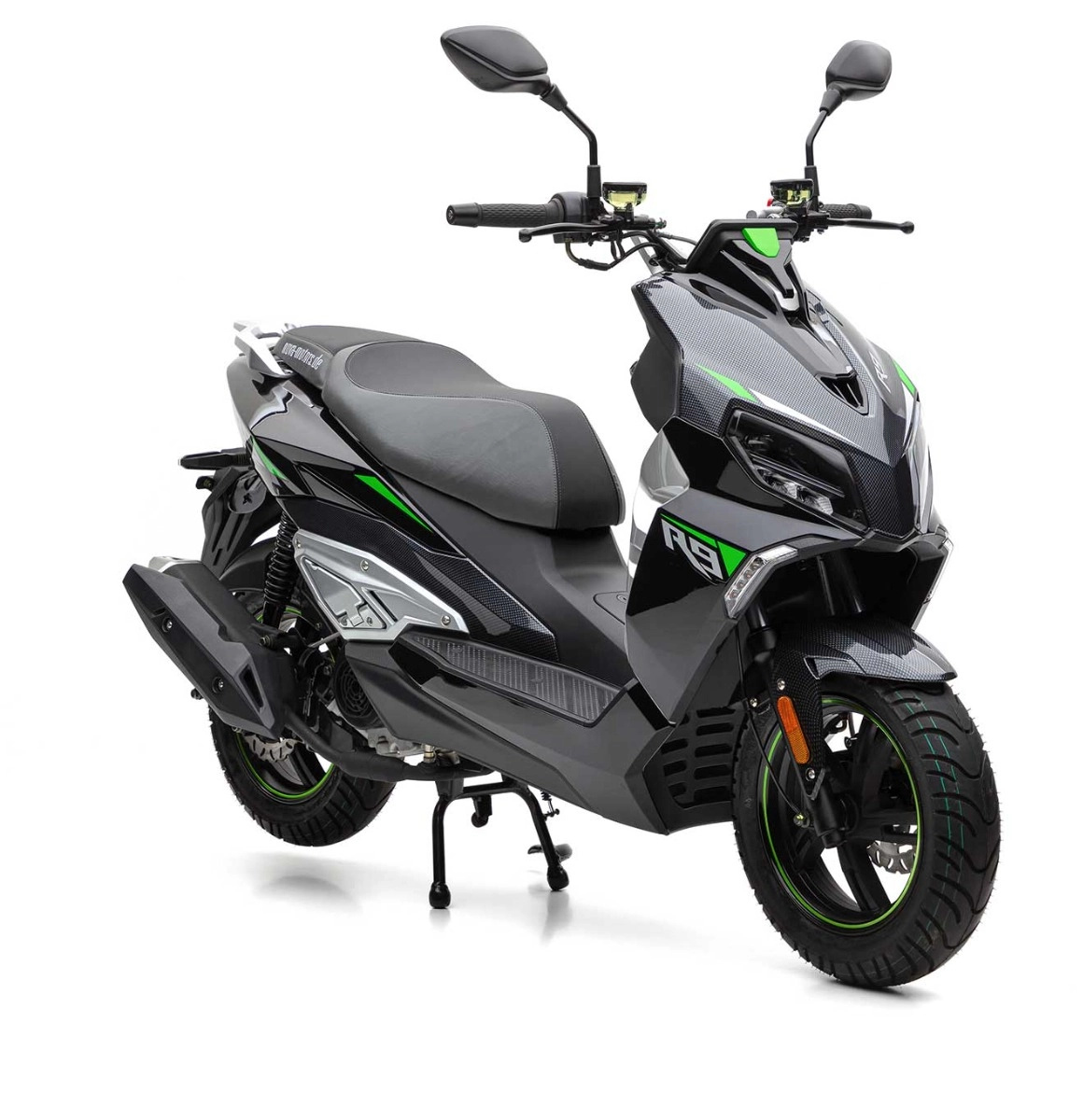 Nova Motors R9 schwarz 45 km/h Sport mit GIVI Topcase