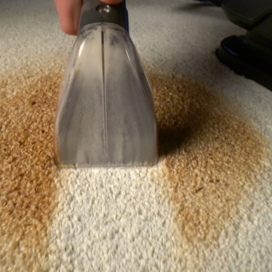 Livington SpotBlast tragbarer Waschsauger